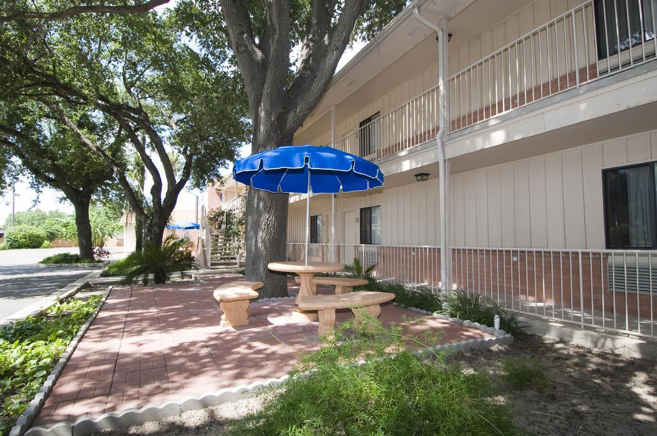 Texan Guest Ranch Hotel McAllen Exterior foto