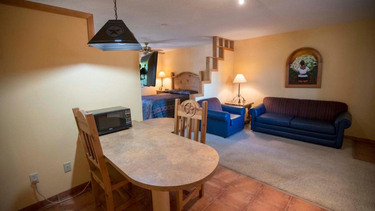 Texan Guest Ranch Hotel McAllen Exterior foto